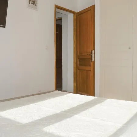 Two-bedroom In Apartment *